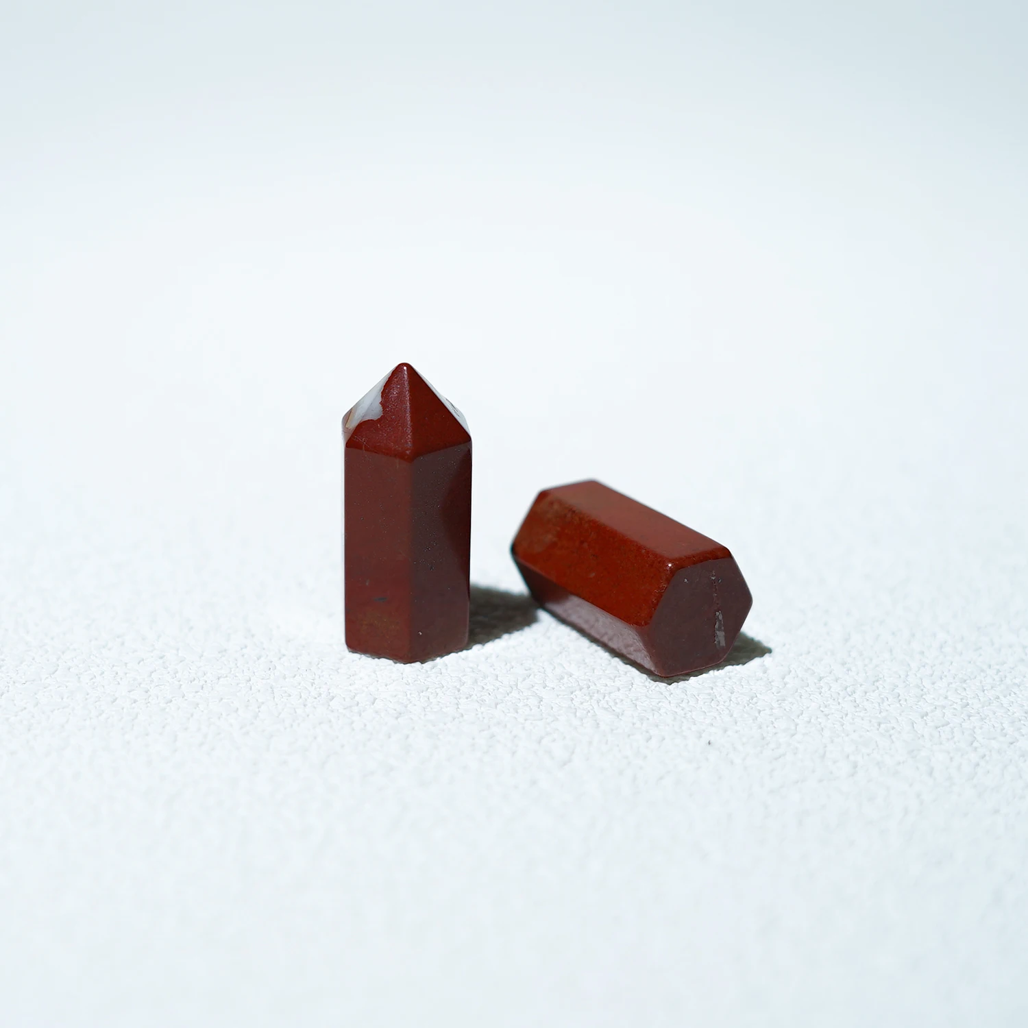 

Red Jasper Hexagonal Prisms Obelisk Polish Crafts Natural Crystal Wand Energy Healing Stone Ornament Home Decoration