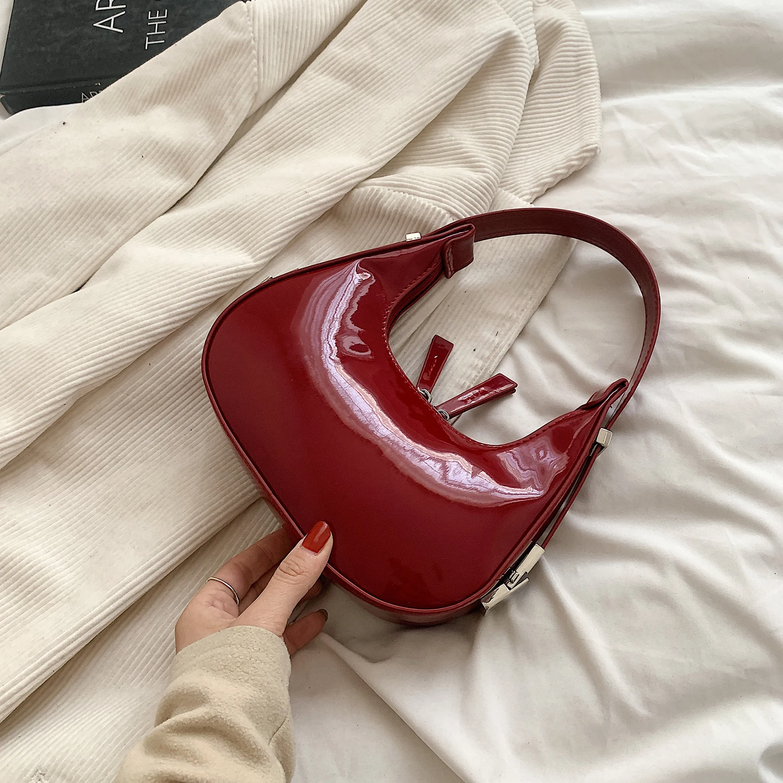 Vintage Leather Shoulder Bags for Women Patent Crescent Bag French Designer Small Handbag Ladies Totes