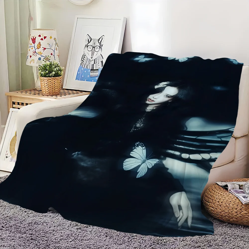 Kpop J-Jisoo-S Amortage cool Blanket Skin friendly comfort warm soft plush blanket suitable sofa living room office bedroom 3
