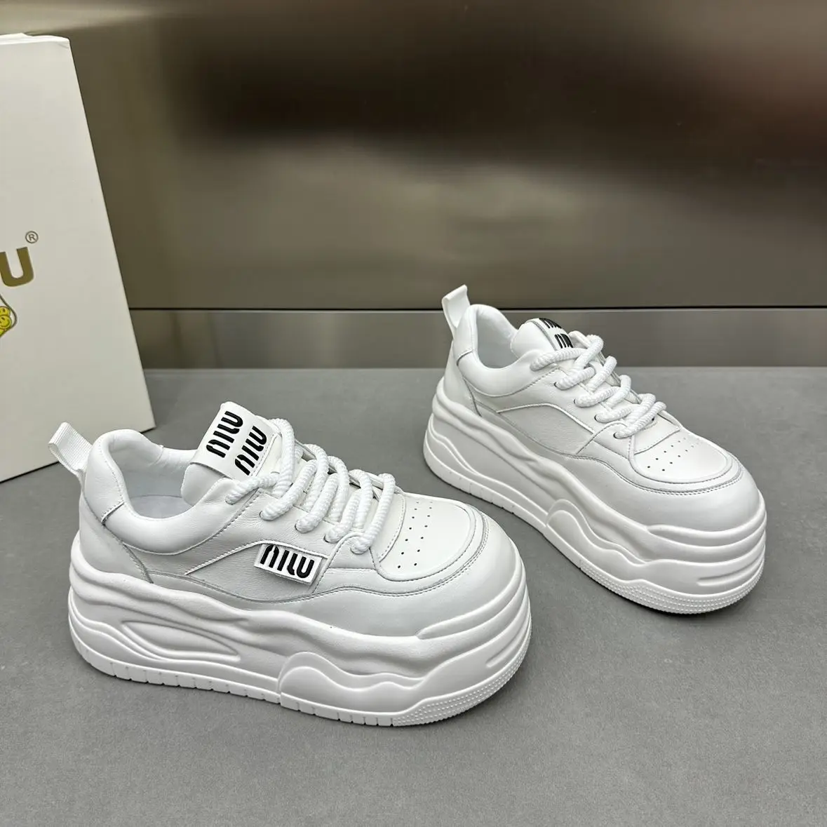 2024 Spring New Platform Height Increasing Comfortable Leisure Sports Color Matching Muffin White Shoes for Women
