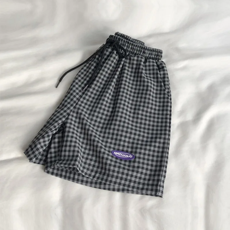 Рисунок 2 - Черные клетчатые шорты для женщин