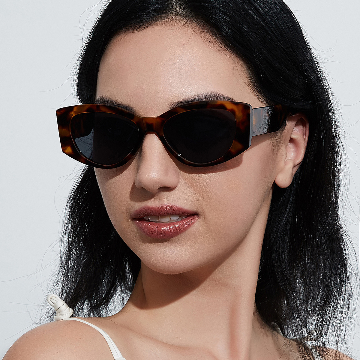  Cat Eye Shape Women Sunglasses European American Style UV Protection Men's Sun Glasses Fashion Trendy Sunglasses Woman 