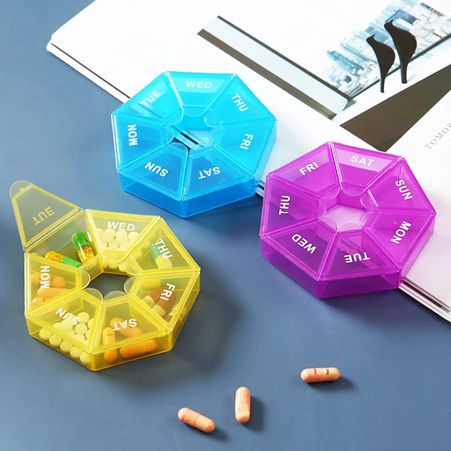 

1Pc Color Medicine Box Pillbox Dispenser 7 Days Weekly Portable Travel Vitamin Box Sort Tablet Holder Organizer Container Cases