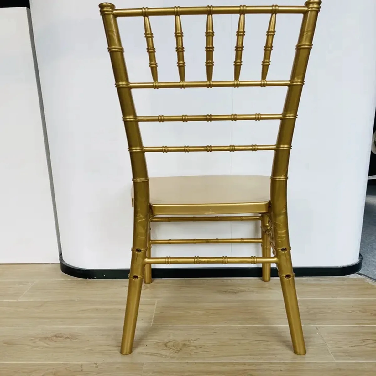 100pcs)China Manufacturer Wholesale Gold Resin Chiavari chairs - Main Image