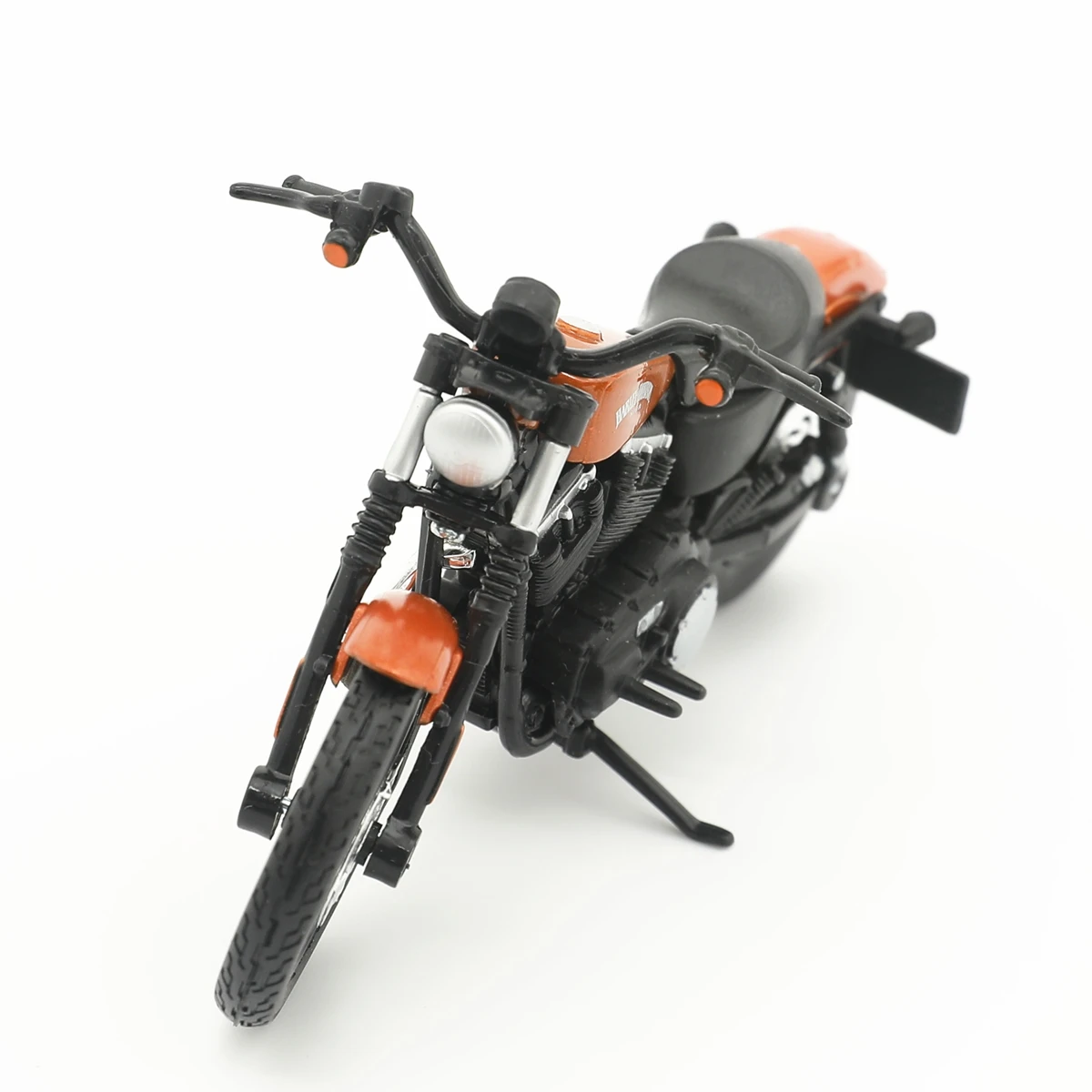 Maisto 1:18 Harley Davidson Sportster Iron 883 Alloy Classic
