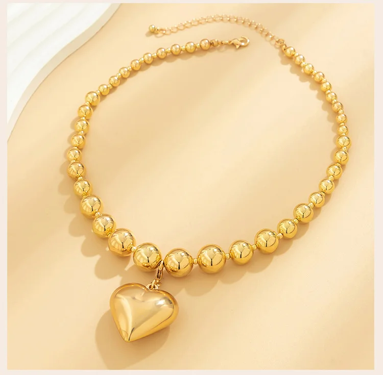 Chunky Heart Pendant Choker Necklace for Women, Oversize Beaded Chain Stylish Jewelry