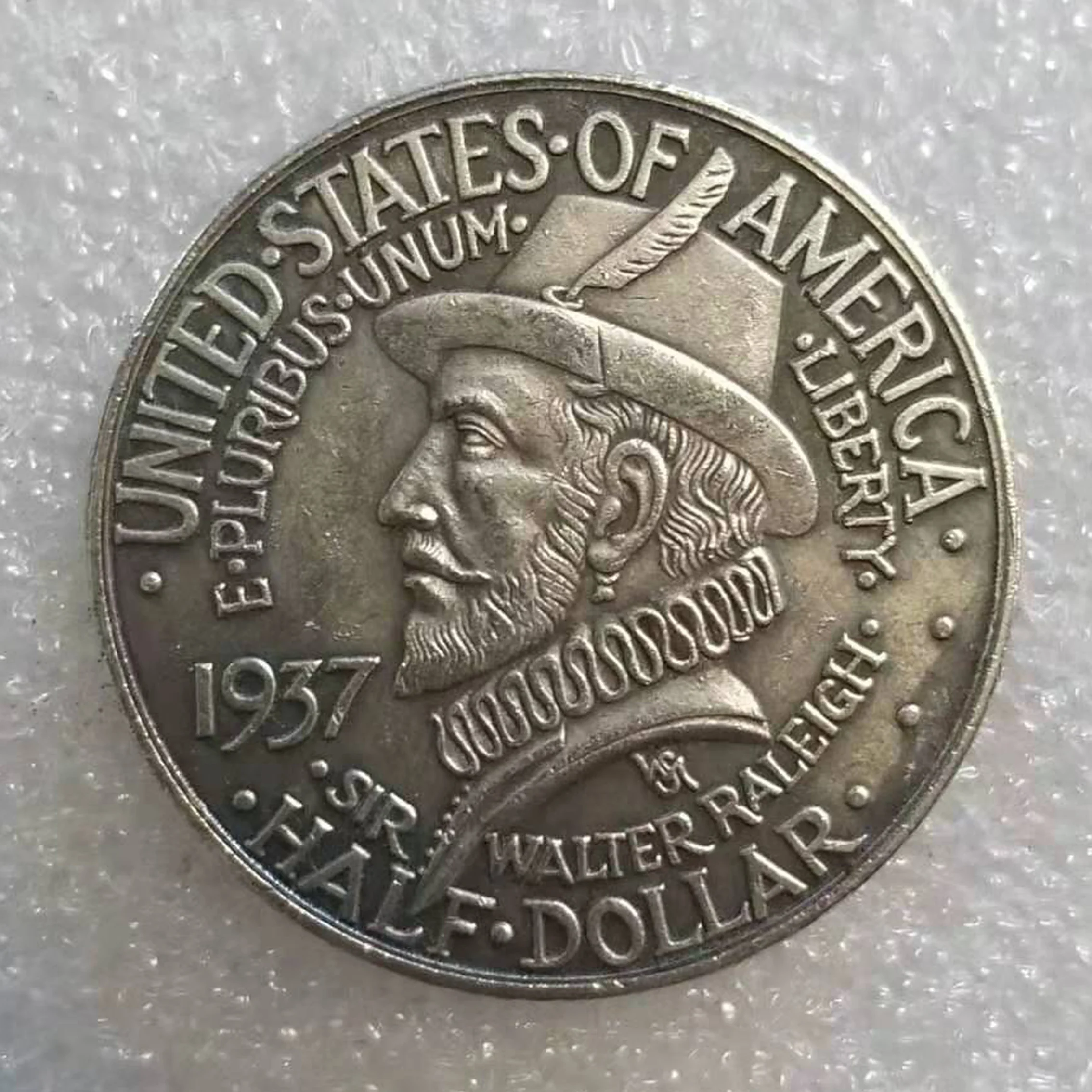 

Gentleman With A Top Hat 30MM Diameter Coins Beautifully Hand Polished Magic Props Birthday Gifts Home Decor Collectibles