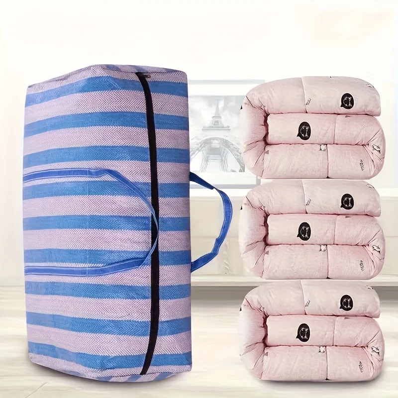 Sac de rangement pour bagages grande capacité 230L rempli de vêtements, prêt à être transporté, matériau résistant.