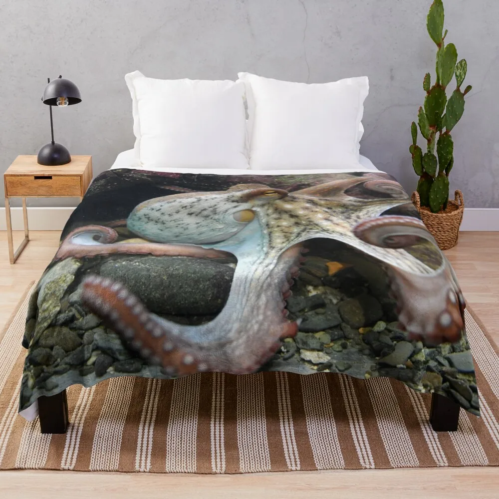 

octopus #003 Throw Blanket Camping Blanket Furry Blankets Sofa Throw Blanket