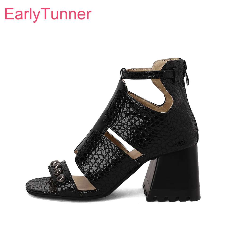 

2023 Summer Fashion Black White Women Casual Sandals Hot Round Toe High Sqaure Heels Lady Shoes Big Small Size 11 32 43 45 48