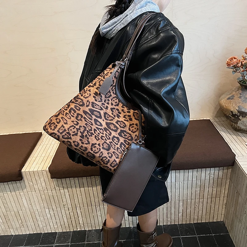 Retro Faux Suede Crossbody Bag Large Casual Commuter Bag Cheetah Leopard Print Shoulder Bag for Women Work Daily Shopping Dating