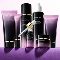Ensemble d'essences hydratantes luxueux et élégant en neuf pièces, comprenant lait nettoyant, eau d'essence, lotion d'essence, sérum d'essence, crème hydratante, crème pour les yeux, masque de nuit, contenant de la niacinamide, de l'extrait de Centella Asiatica et d'autres ingrédients, routine de soin du visage quotidienne, formule sans alcool, texture délicate, doux et non irritant, facile à absorber, hydrate la peau en profondeur, emballage exquis, recommandé pour offrir en cadeau. 5