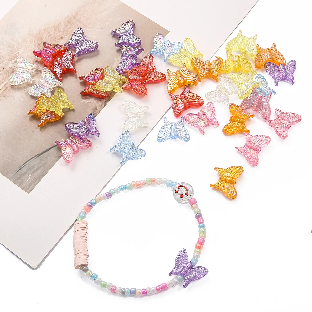20 Stück Farbige Acryl-Schmetterling Kristallglasperlen, Abstandhalterperlen für Ohrringe, Armbänder, Halsketten, Schlüsselanhänger, Schmuck, DIY-Basteln