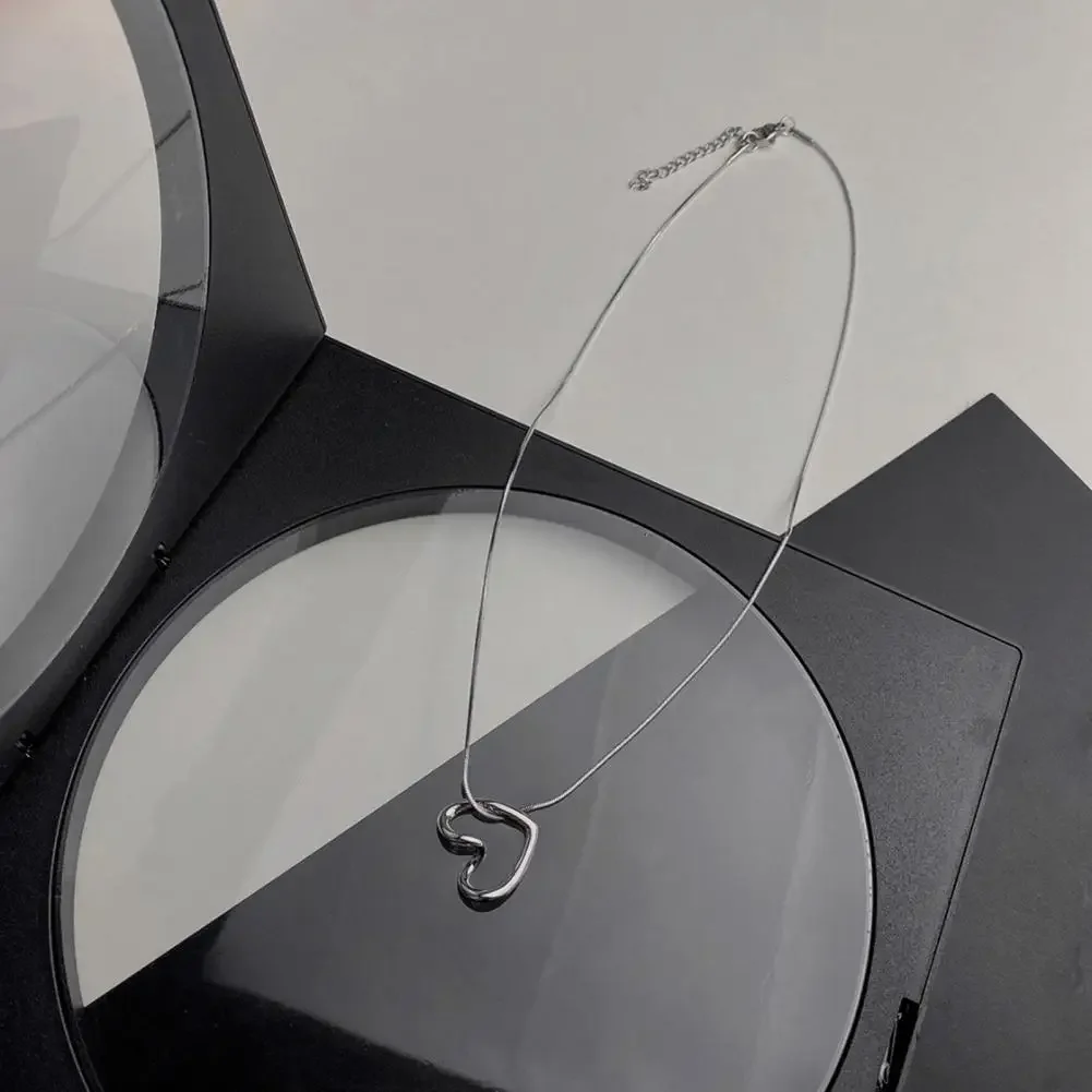 Elegant Hollow Heart Pendant Necklace Adjustable Length Jewelry for Women Wear Parties Pendant