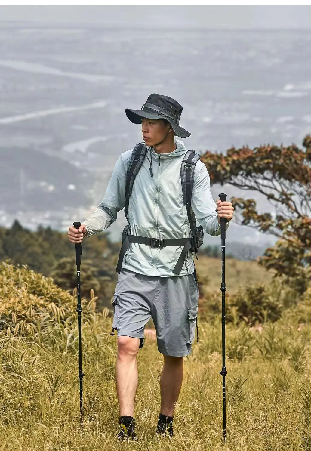 Multifunctional Carbon Cane for Mountaineering, Ultra Light, Stretchable, Anti Slip, Lightweight, Outdoor Hiking, New