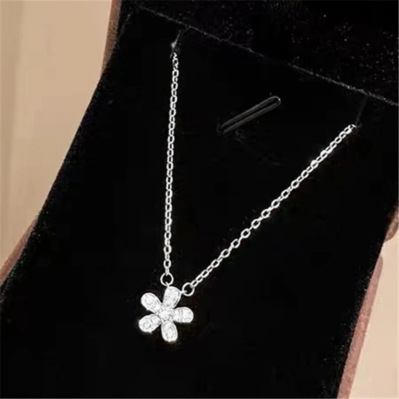 

Korean ins exquisite small full diamond flower necklace 925 sterling silver hypoallergenic does not fade clavicle chain necklace