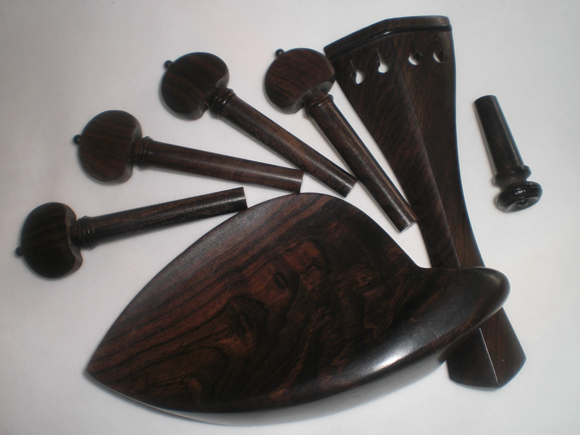 

1 Set High Quality Violin Parts with Chin Rest Tail Peice Pegs 4/4 Ebony Natural Color