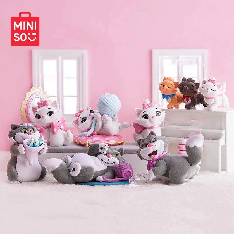 

MINISO Disney Cat Velvet Blind Box Cartoon Cute Girl Heart Classroom Living Room Bedroom Desktop Decorations New Year's Gift