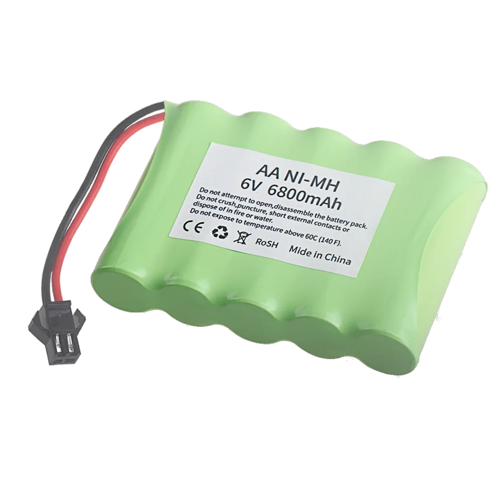 Batterie LiPo 7.4V 1500mAh tenue en main, montrant sa taille compacte pour RC.