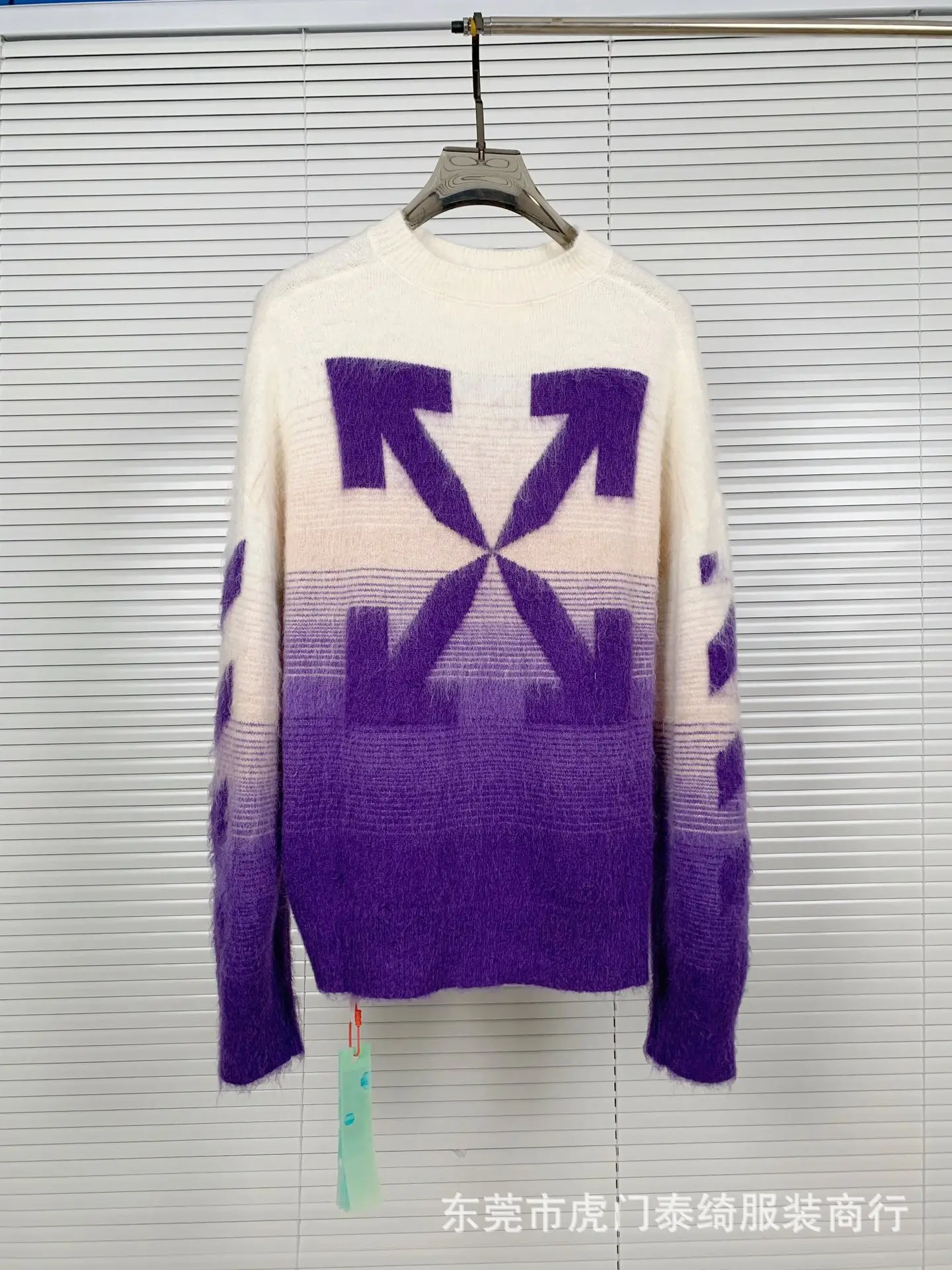 

TOP OFF OW WHITE 2024 New Fashion Luxury Arrow gradient mohair jacquard sweater, men's and women's couple knit sweater