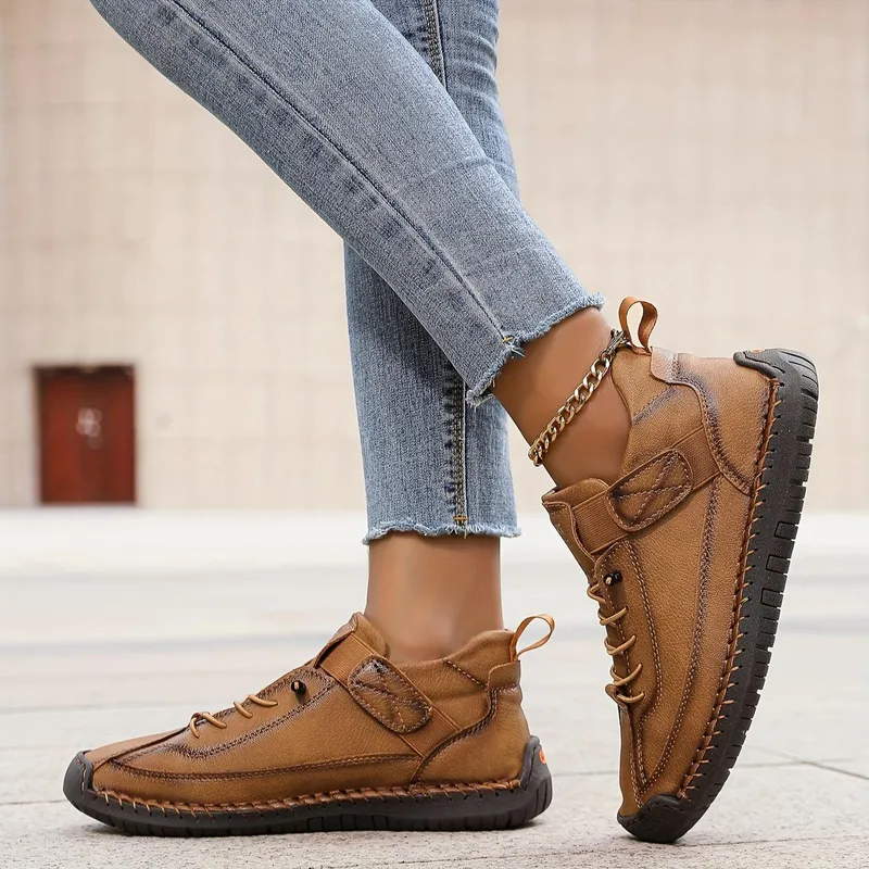 Customizable Hand-stitched Leather Shoes for Men Outdoor Light Non-slip Walking Casual Shoes Men Slip-On Driving Loafers