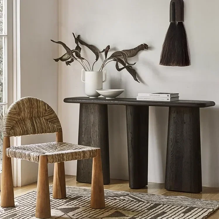 

Стол для прихожей из цельного дерева уникальной формы в юго-восточном азиатском стиле