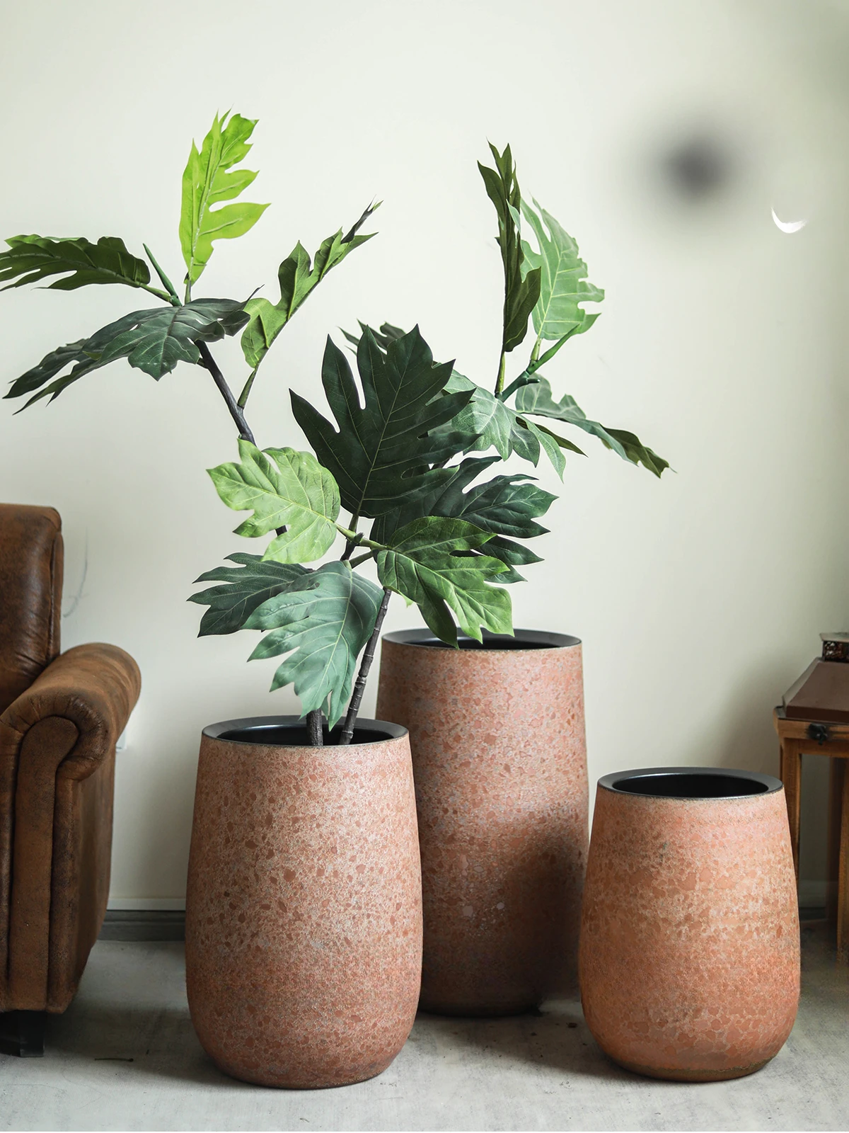 

The product can be customized. Coarse pottery floor-to-ceiling flowerpot ceramic large-caliber retro large vase courtyard