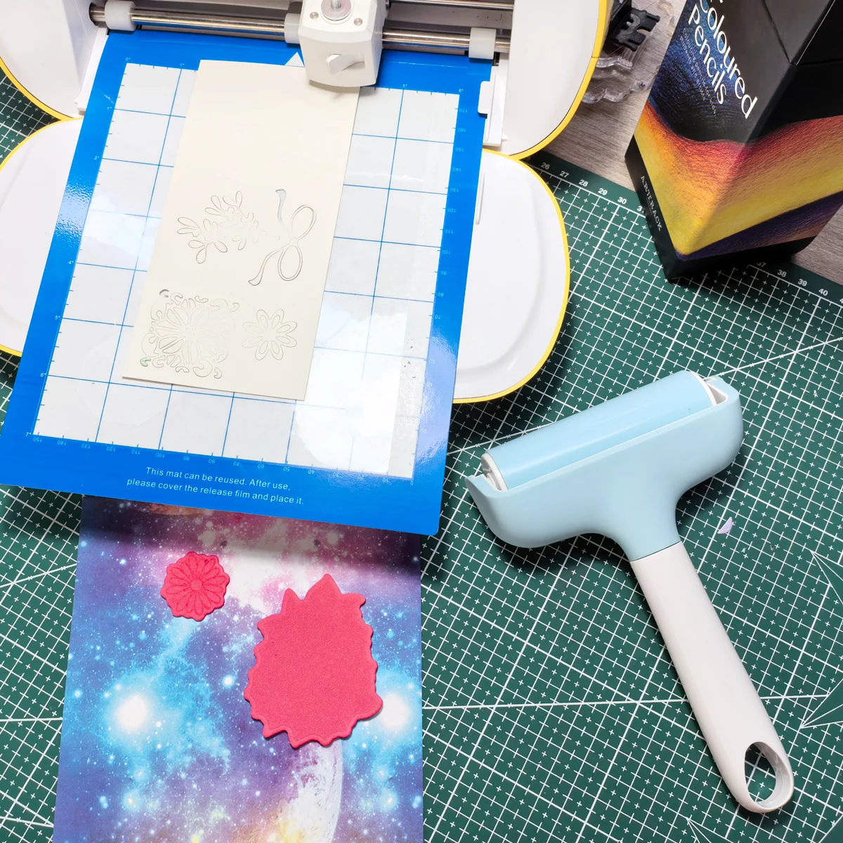 Multi-Purpose Reusable Crafting Rubber Roller for Iron-On and Vinyl Projects