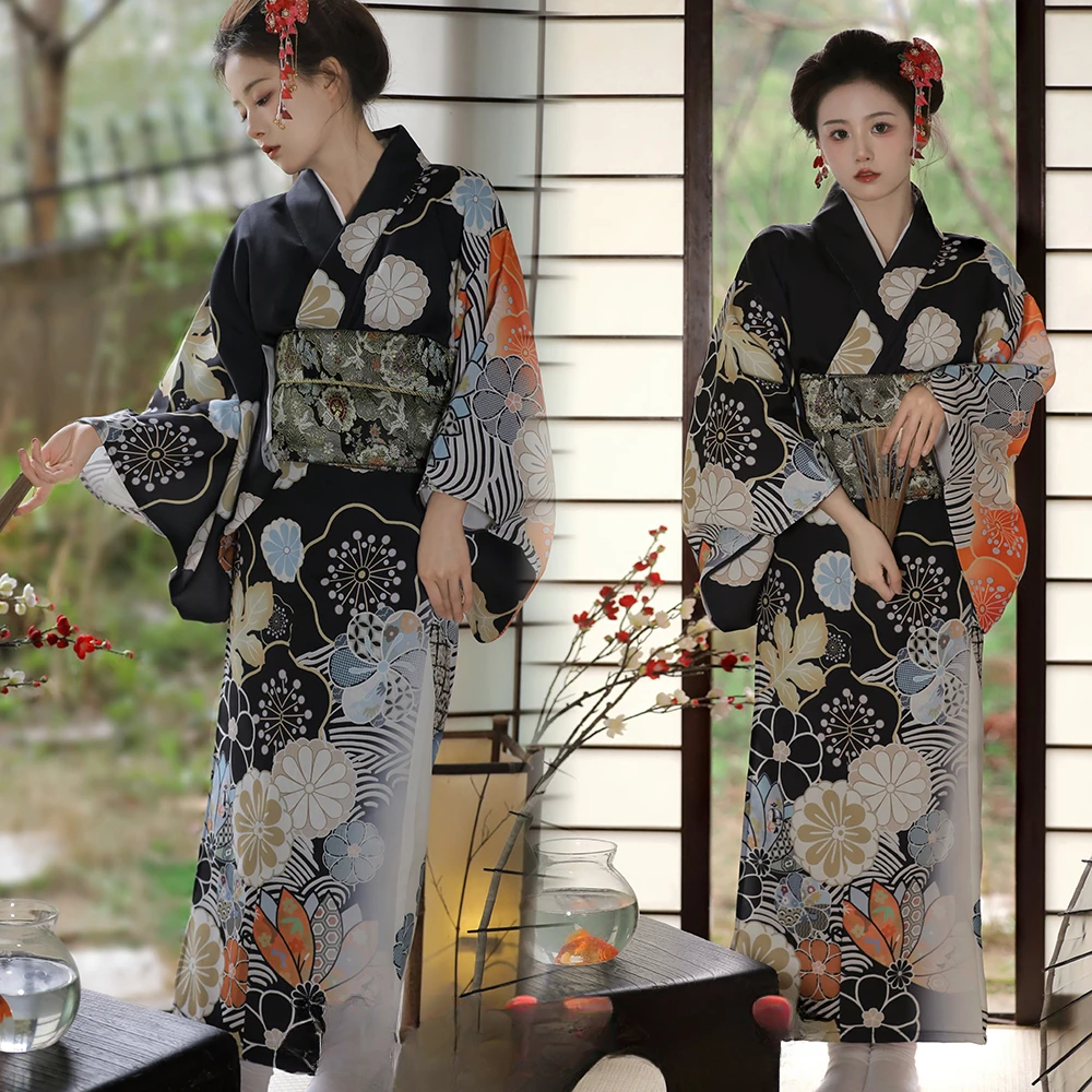 

Kimonos Woman 2023 Japanese Kimono Cardigan Cosplay Blouse Coat Japanese Yukata Female Summer Beach Kimono Photography Clothes