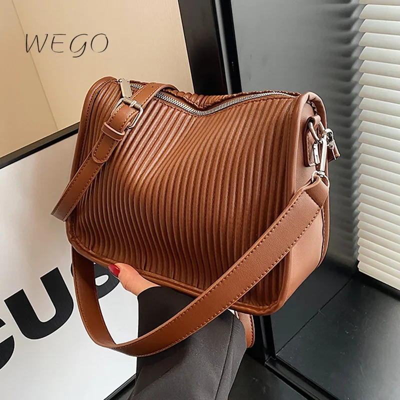 

Простая Сумка через плечо из искусственной кожи на осень и зиму 2023, новая модная плиссированная дизайнерская сумка-мешок в полоску, удобная квадратная сумка-мессенджер