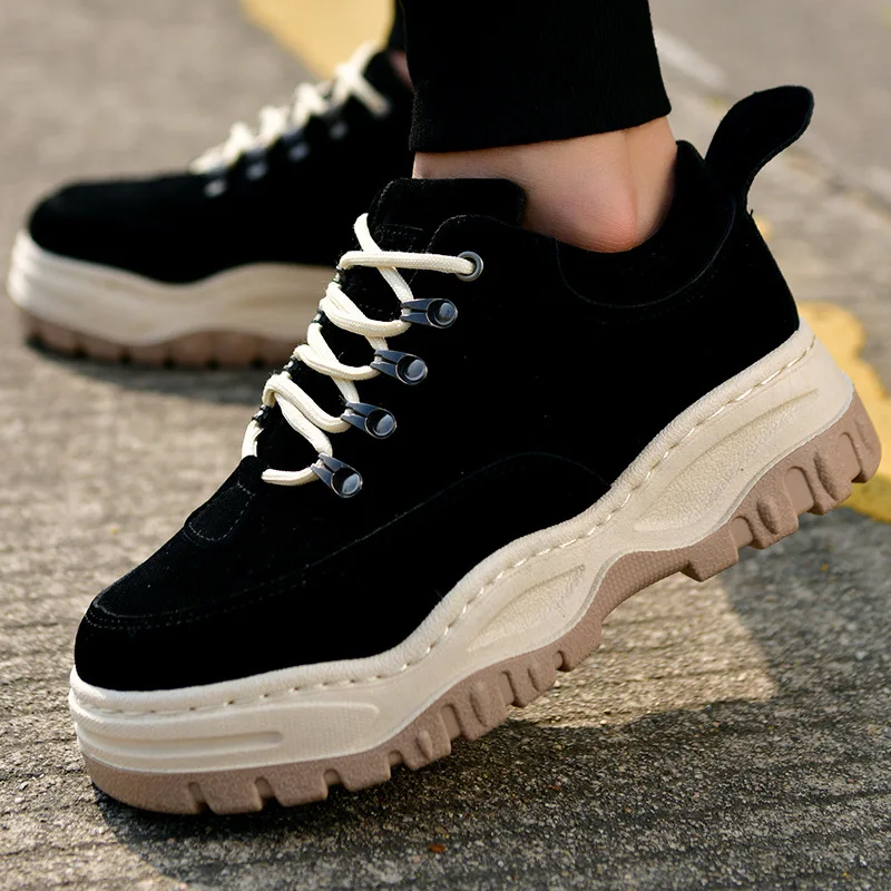 

Spring New Men Platform Shoes Chunky Sneakers Student Nubuck Casual Sports Shoes Non-slip Working Footwear 2022 Retro Sneakers