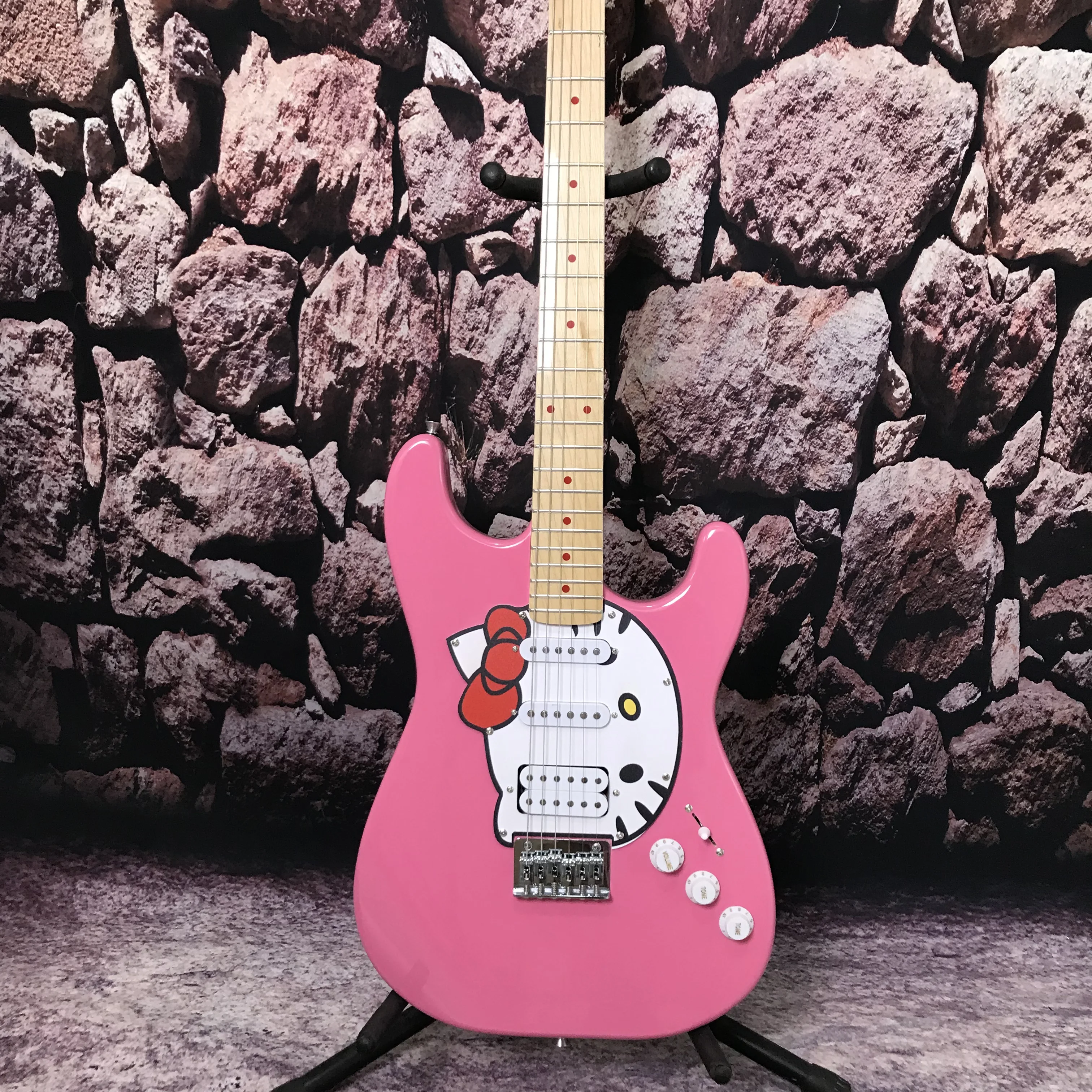 Hot sale factory electric guitar pink cat hello basswood body High quality