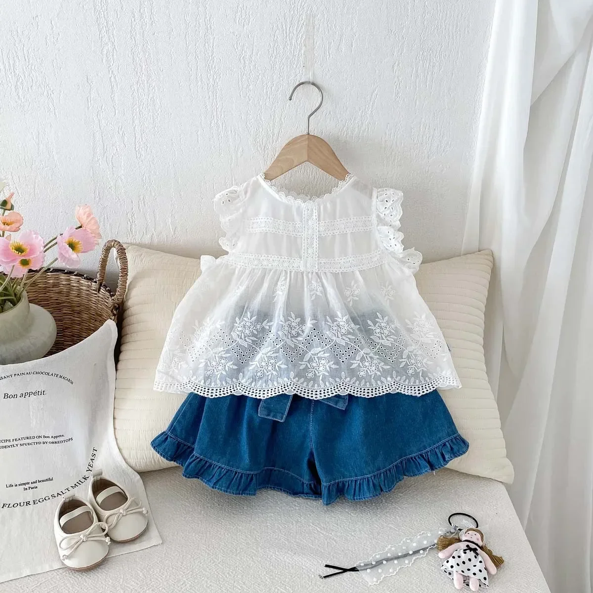 Girls' summer thin shirt set, new children's trendy air puff flying sleeve top, denim skirt, two piece outdoor set