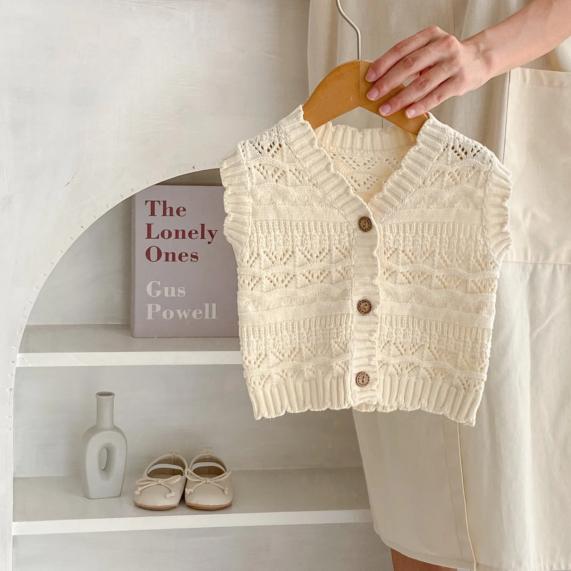 

Baby Girl Winter Clothes Sweater 2023 New Autumn Vest Cardigan Coat All-match Crochet V-neck Solid Color Flower Printed Simple