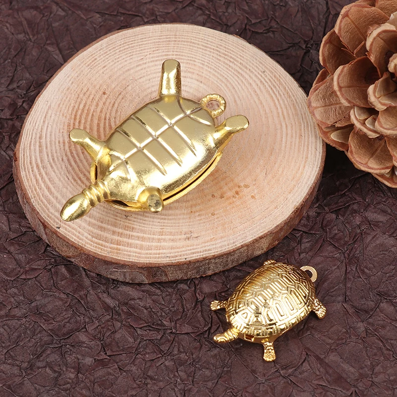 1Pc Japanese Money Turtle Pendant Small Golden Tortoise Ornaments Guarding Praying Lucky Wealth Home Decoration Gift