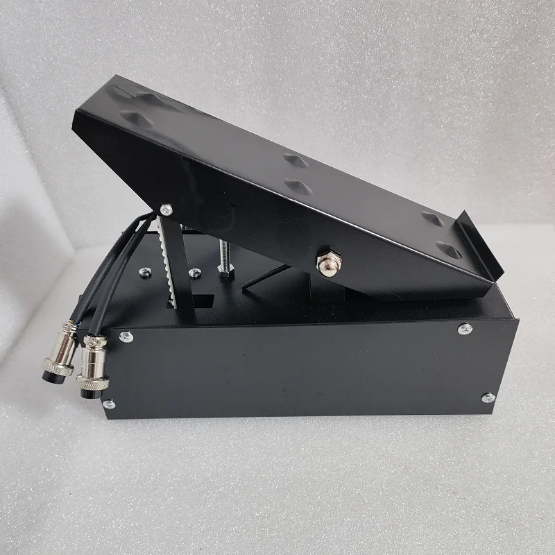 TIG Welding Foot Pedal 2 + 3 Pins Connector Remote Control Current Stepless Adjust Switch for TIG Welding Machine 1.9M 4