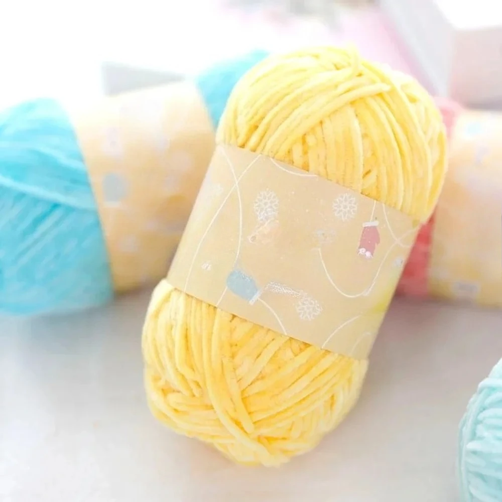 Pear Lustre Chenille Yarn - 148 Meters of Soft Pleuche Wool for Handcrafted Crochet Projects