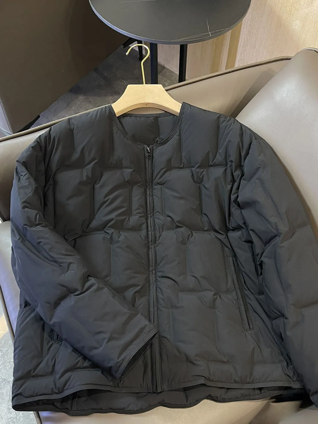 

Down jacket round neck light section loose fit zipper pocket design warm and comfortable 2023 winter new 1027