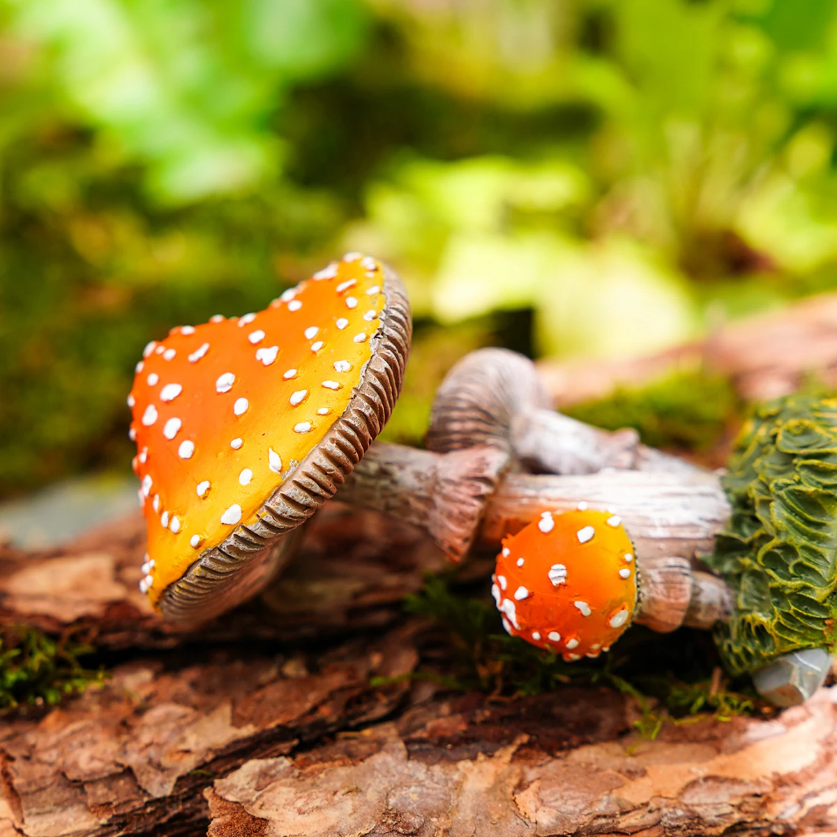 1PC, three-dimensional simulation of three small mushroom decorative ornaments, resin material garden decorative ornaments