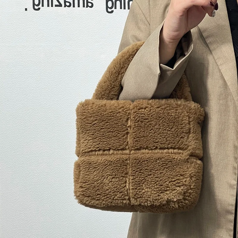 Fur Bag Elegant Ladies Luxury Woolen Fur Large Capacity Small Square Bag With Sewing Design Solid Color Plush Handbag
