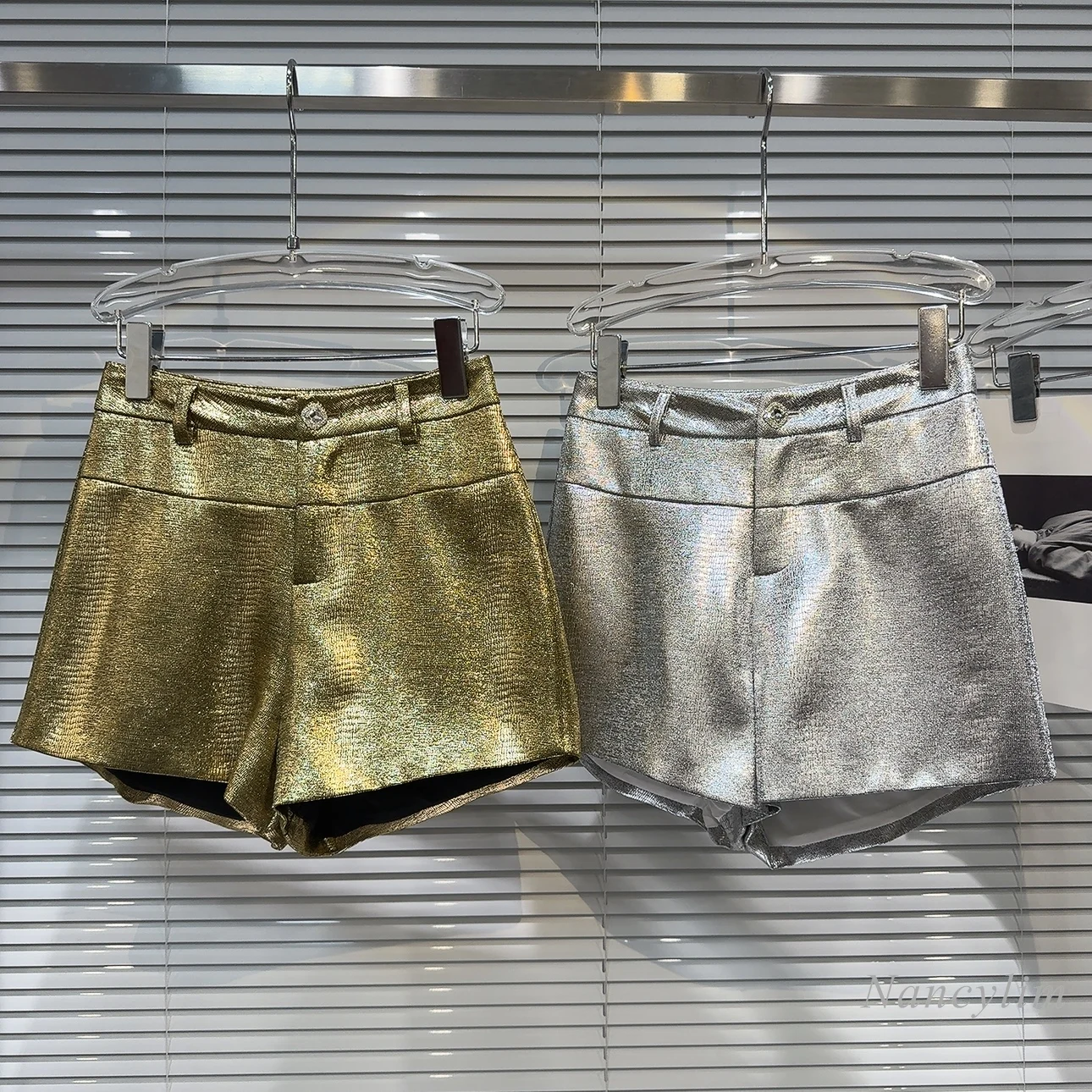 2024 Summer New Catwalk Socialite Rhinestone Buckle Snakeskin Coated Fabric Hot Girl Short Shorts for Women Y2K Shorts