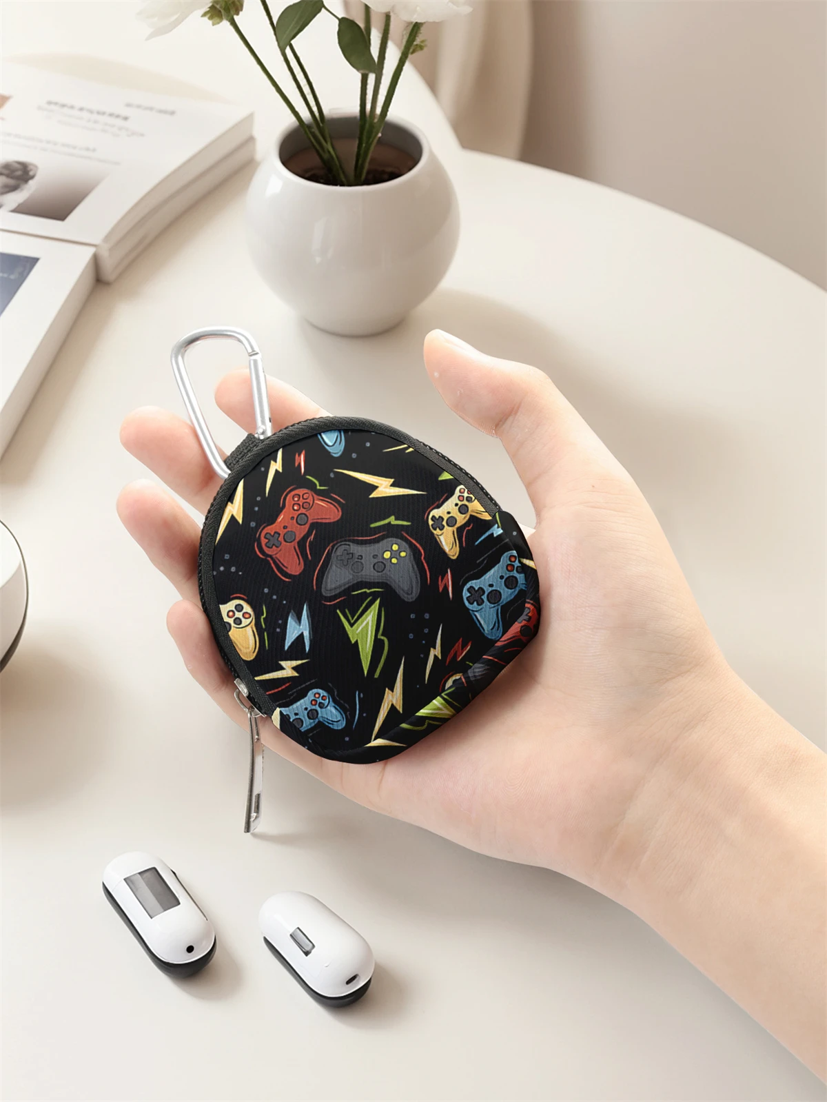 Game console pattern printed mini wallet, lightweight zipper change bag with hook clip, headphone key bag, suitable for men and