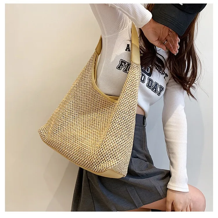 Straw Tote Bag for Women Large Capacity Beach Summer Bag Magnetic Closure Woven Shoulder Bag with PU Purse for Vacation Travel