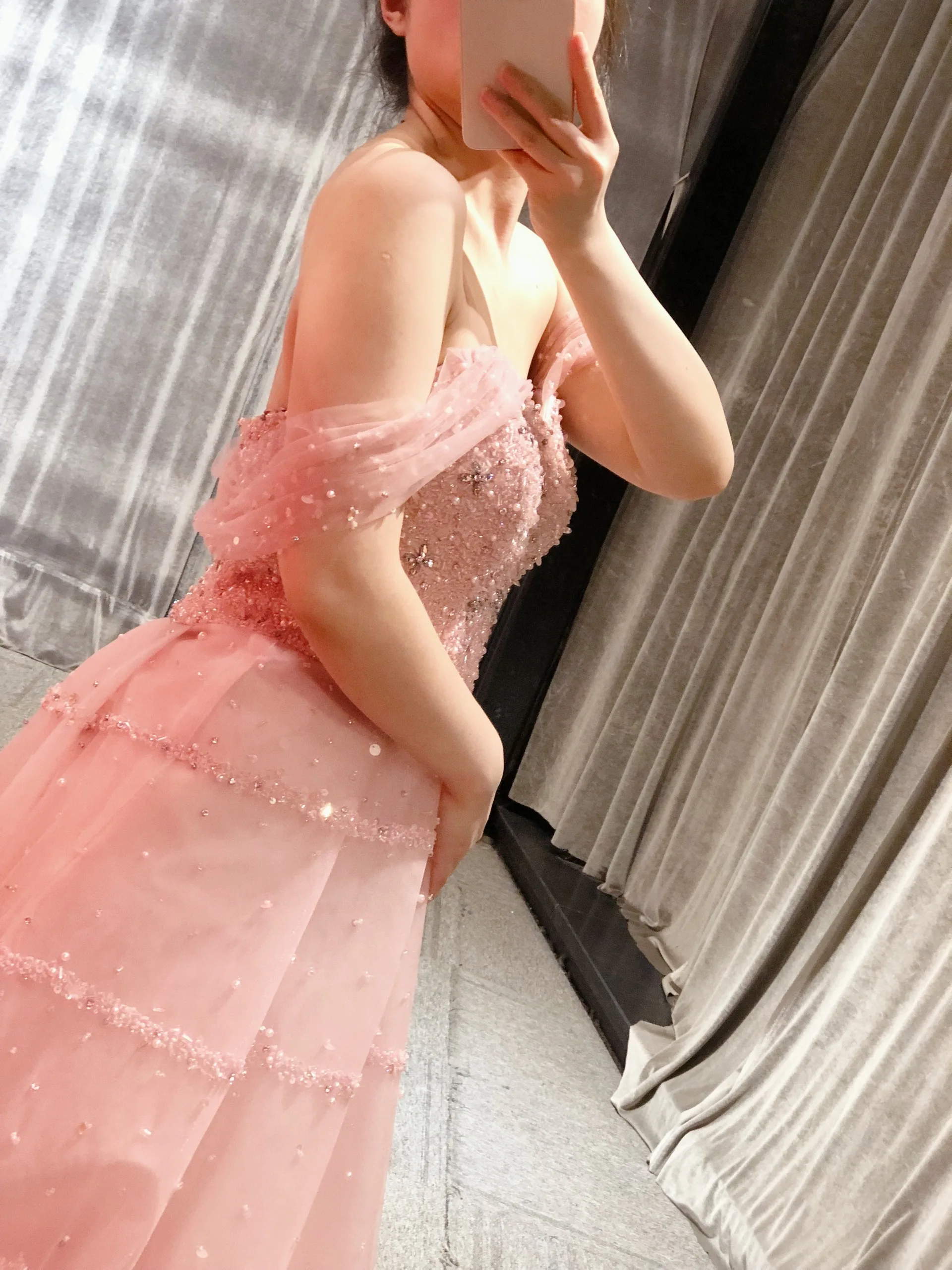 Рисунок 2 - Реальные фотографии розового цвета