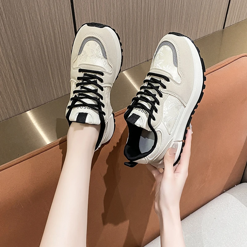 Women's Causal Sneakers Summer Shoes Woman Fashion Breathable Lace Up Sports Shoes for Women Platform Walking Designer Shoes