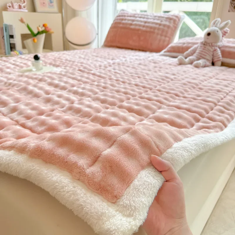 Luxurious Winter Faux Rabbit Fur Quilted Mattress Topper - Ultra-Soft Milk Velvet Tatami Mat for Ultimate Warmth and Comfort