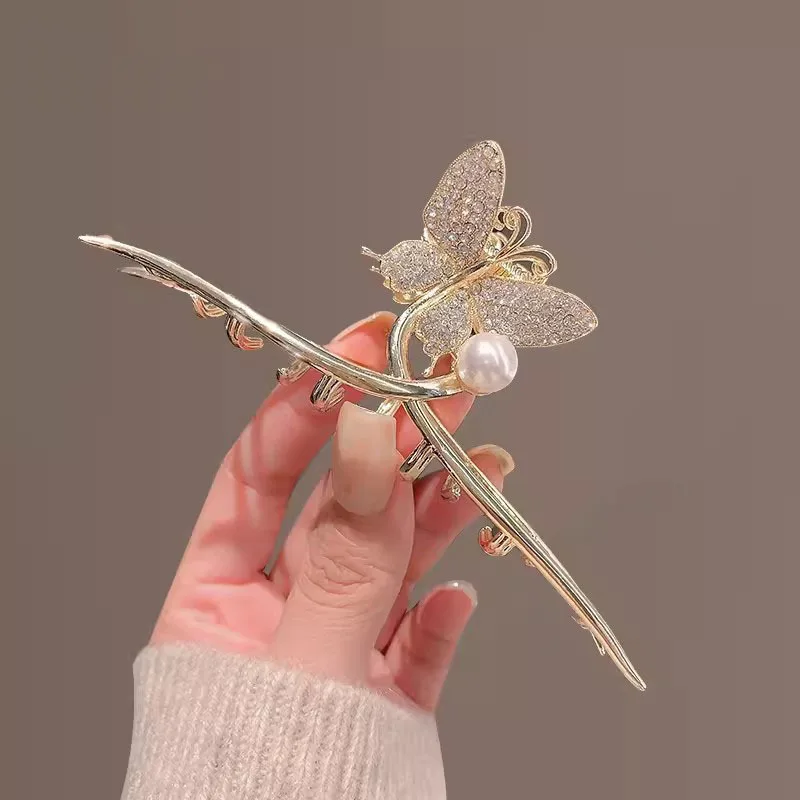 Luxury Hair Clip with Fresh and Sweet Metal Butterfly Claw and Shark Clip for Hair Big Beautiful Hair Accessory muweordy 10cm m crab hair clip acetate claw clip hairpin inlaid with diamond hair shark clip headwear hair accessories for women