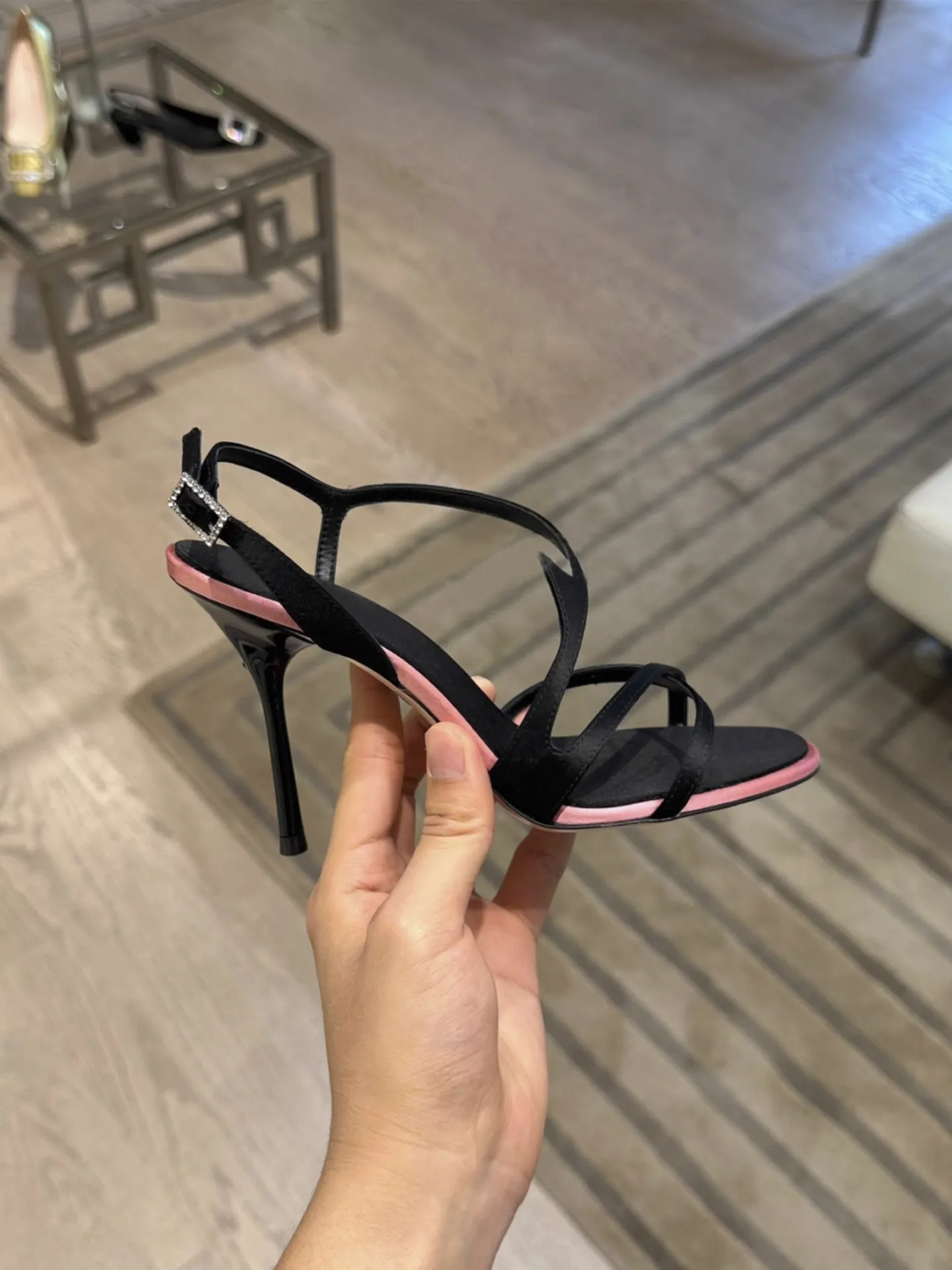 SONGLING sandals side view