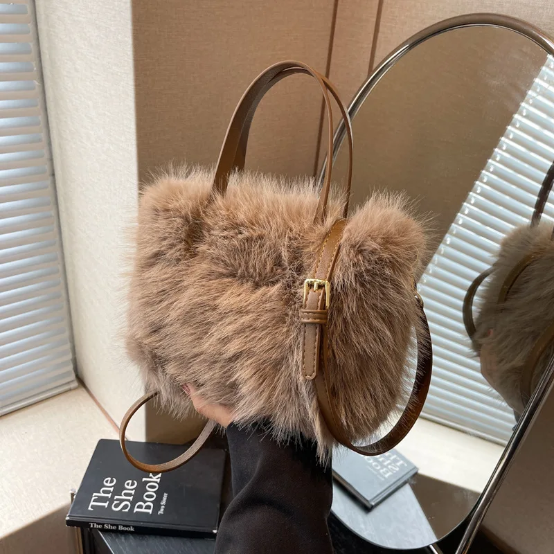 

Autumn and winter new fur imitation fox plush senior sense all shoulder cross-body basket hand bag