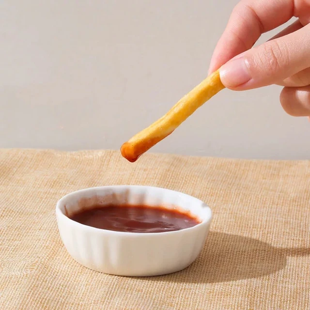 4 pcs Soy Sauce Dishes White Heart-shaped Ceramic Side Dipping Bowl Multipurpose Serving Bowls for Side Dishes for Kitchen Home 4